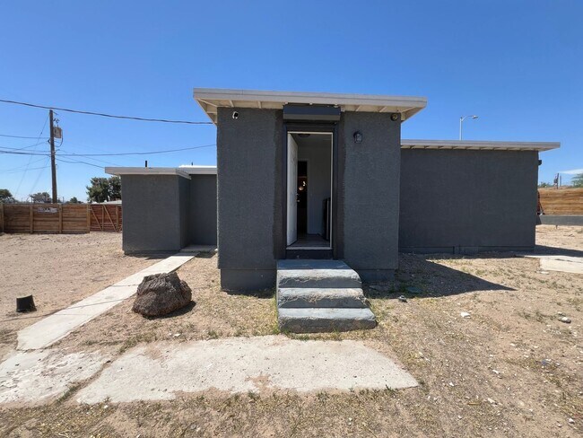 Building Photo - 1601 Marlin Ave