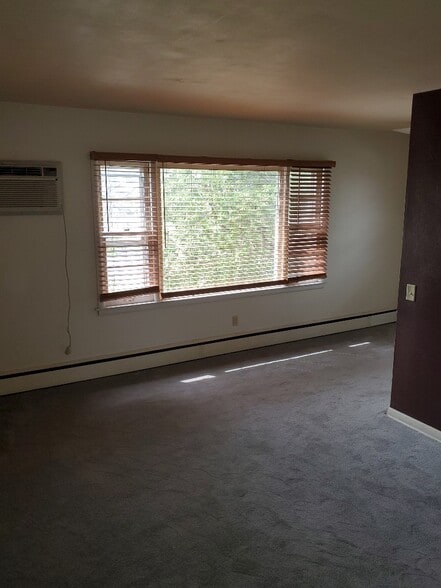 Building Photo - 1301 Jewel Ct