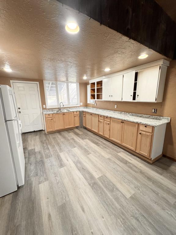 Building Photo - 302 Parry St