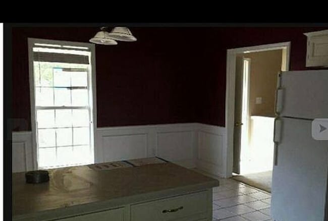 Building Photo - 120 Woods Edge Dr