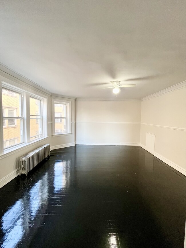 Building Photo - 4126 W 24th Pl