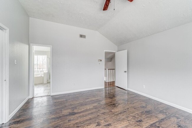 Building Photo - 1916 Woodland Hills Dr