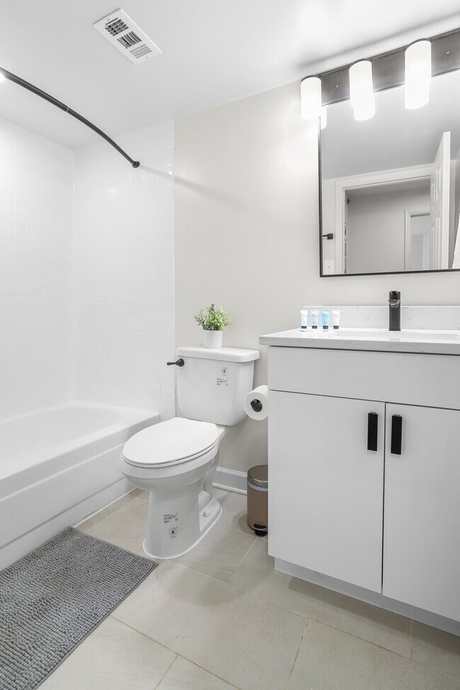 Building Photo - 801 15th St S