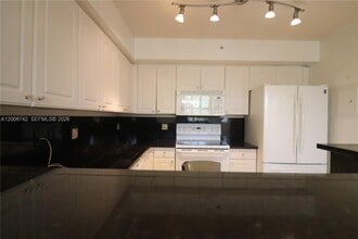 Building Photo - 4836 N State Rd 7