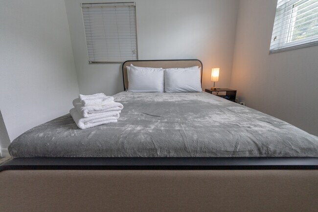 Building Photo - 2627 Ambergate Rd