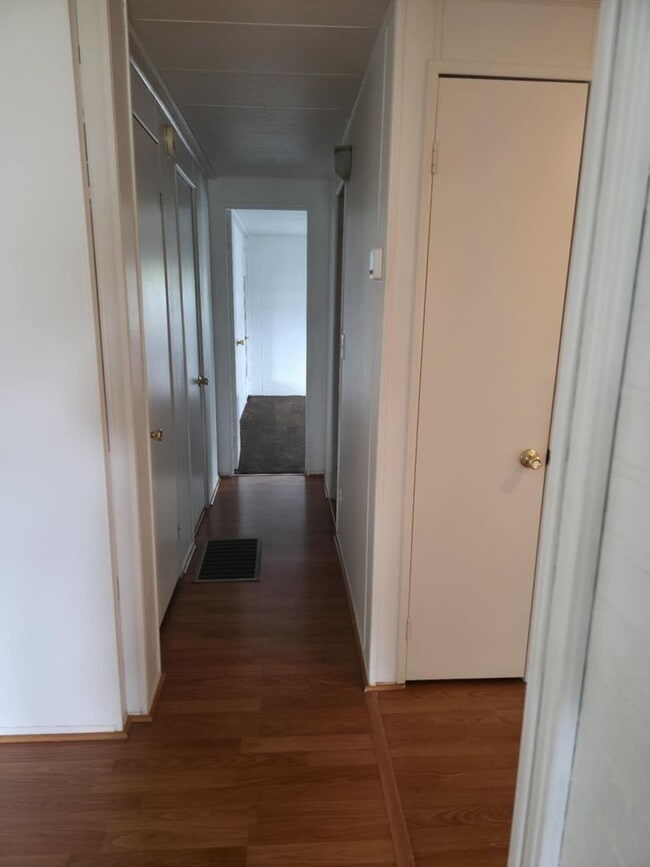 Building Photo - 2 BEDROOM 2 BATHROOM ON THE GOLF COURSE