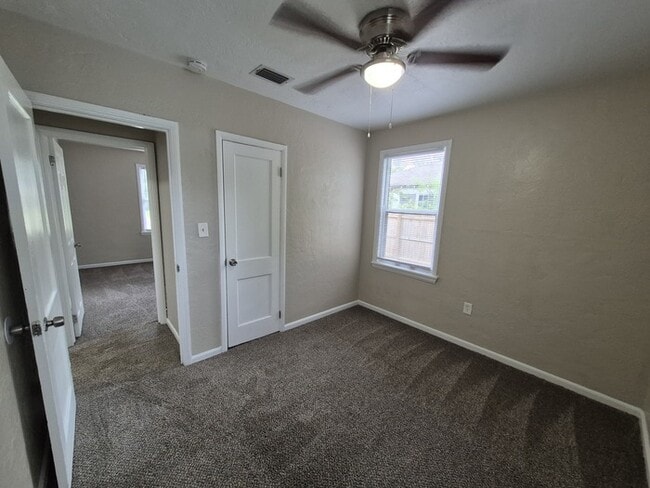 Building Photo - Spacious 4-Bedroom Home with Detached Gara...