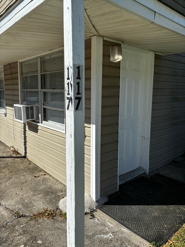 Building Photo - 117 5th St NE