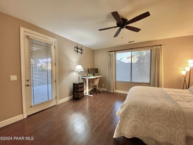 Building Photo - 1553 Range View Cir