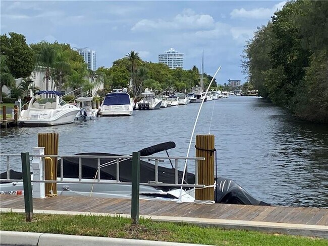 Building Photo - 6317 Bay Club Dr