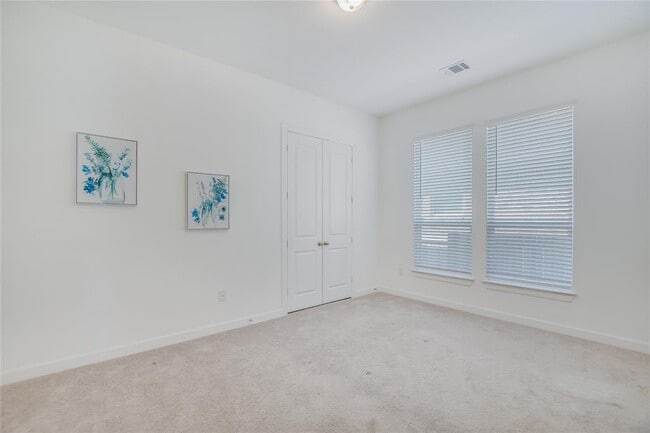 Building Photo - 498 Gamble Dr