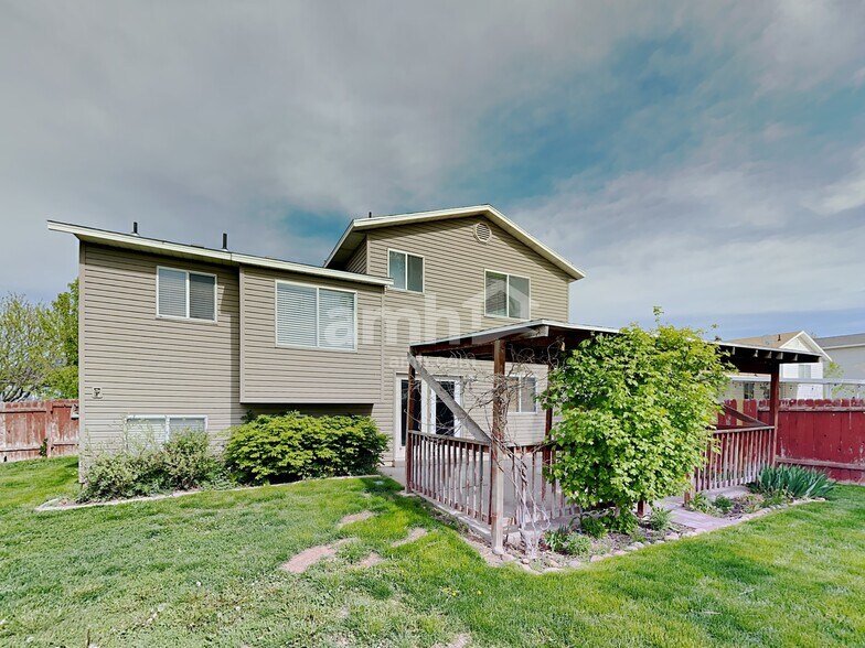 Building Photo - 5827 S 4025 W