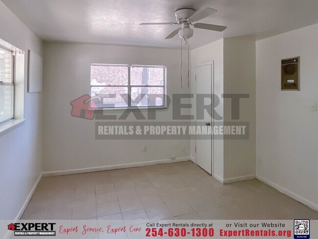 Building Photo - 1705 Mulford St