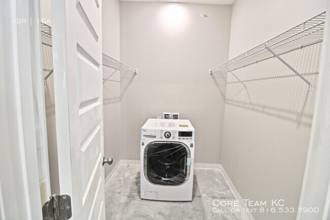 Building Photo - 1 Bedroom Artist Lofts