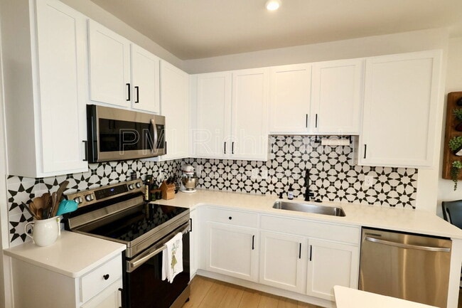 Building Photo - 2445 Ownby Ln