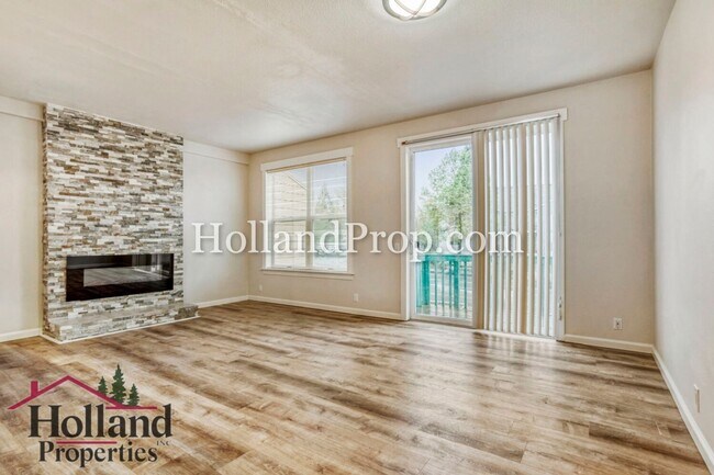 Building Photo - Beautifully Remodeled Beaverton Townhouse!