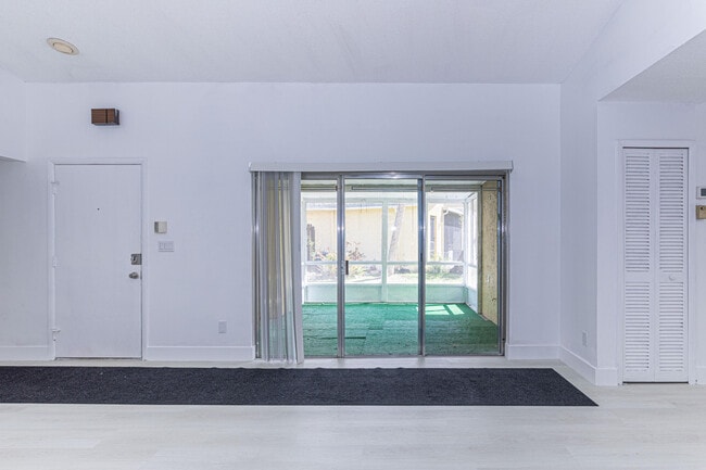 Building Photo - 202 Sparrow Dr