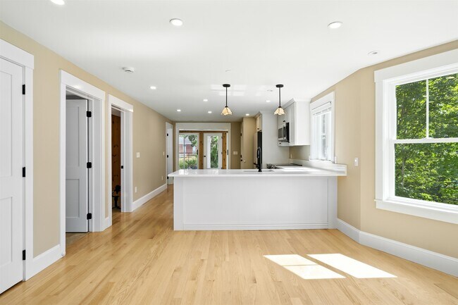 Building Photo - 8 Water St