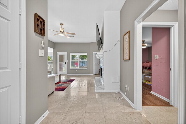 Building Photo - 6719 Woodland Oaks