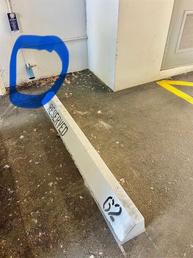 Building Photo - 1000 NE 14th Ave