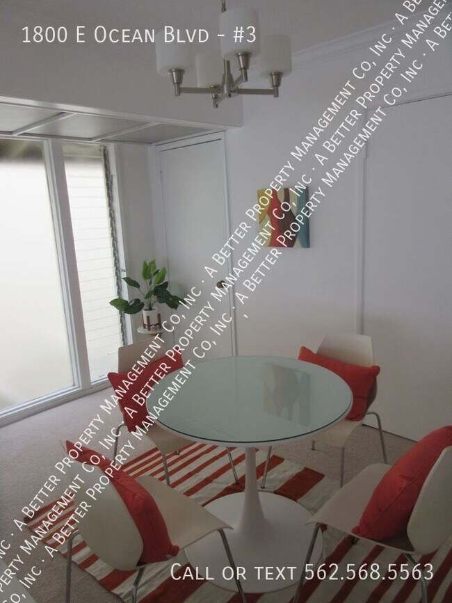 Building Photo - Historic FULLY FURNISHED Mid-Century Moder...