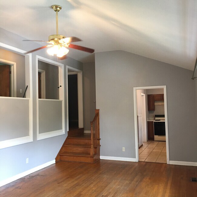 Living Room - 2929 Pence St