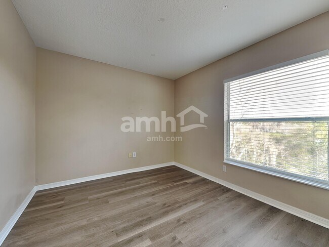 Building Photo - 15534 Lake Bella Vista Dr