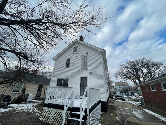 Building Photo - Section 8 & EDEN Accepted – Move-In Ready Comfort for Your Next Chapter in Cleveland!