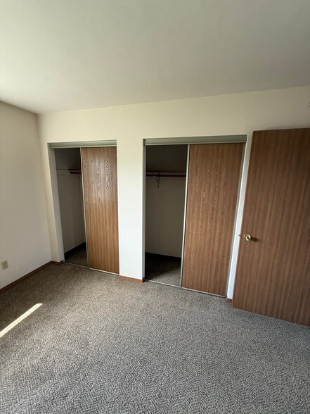 Building Photo - N1531 Fawn Ridge Dr