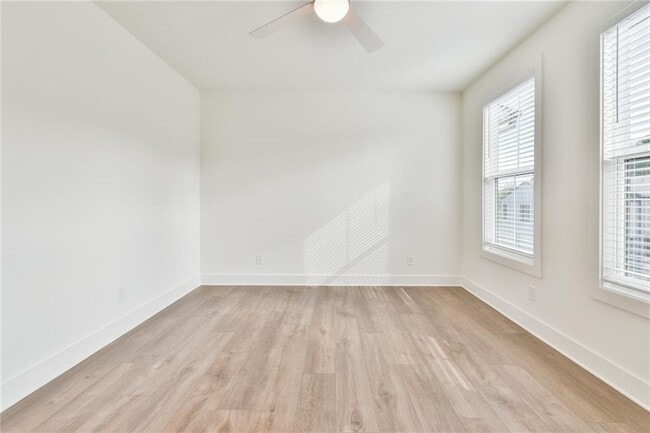 Building Photo - 235 Firefly Cir