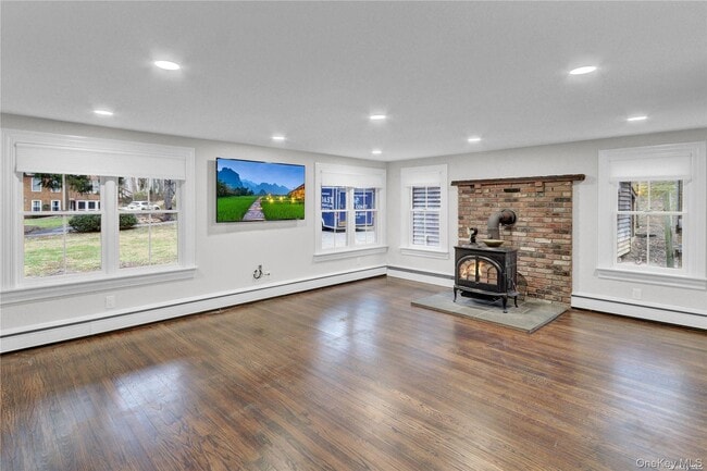 Building Photo - 42 Blydenburgh Ln