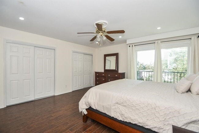 Building Photo - 6304 Riverview Way