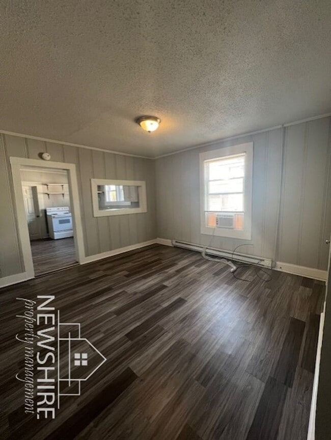 Building Photo - 458 Arch St