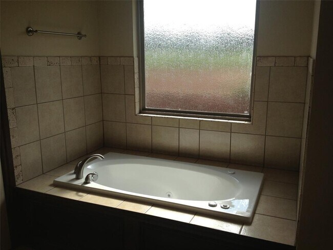 Building Photo - 11316 SW 37th St