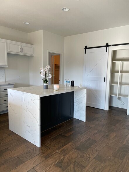 Building Photo - 33377 Mesolite Way