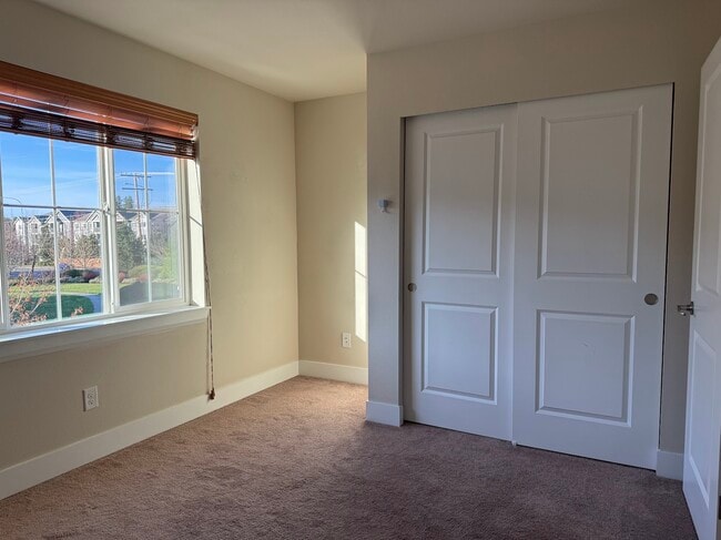 Building Photo - 13217 23rd Dr SE