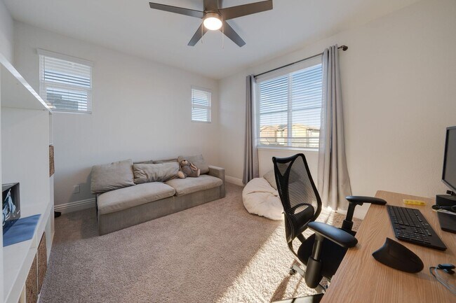 Building Photo - Luxury 4 Bedroom Home in Gated El Dorado Hills Community!