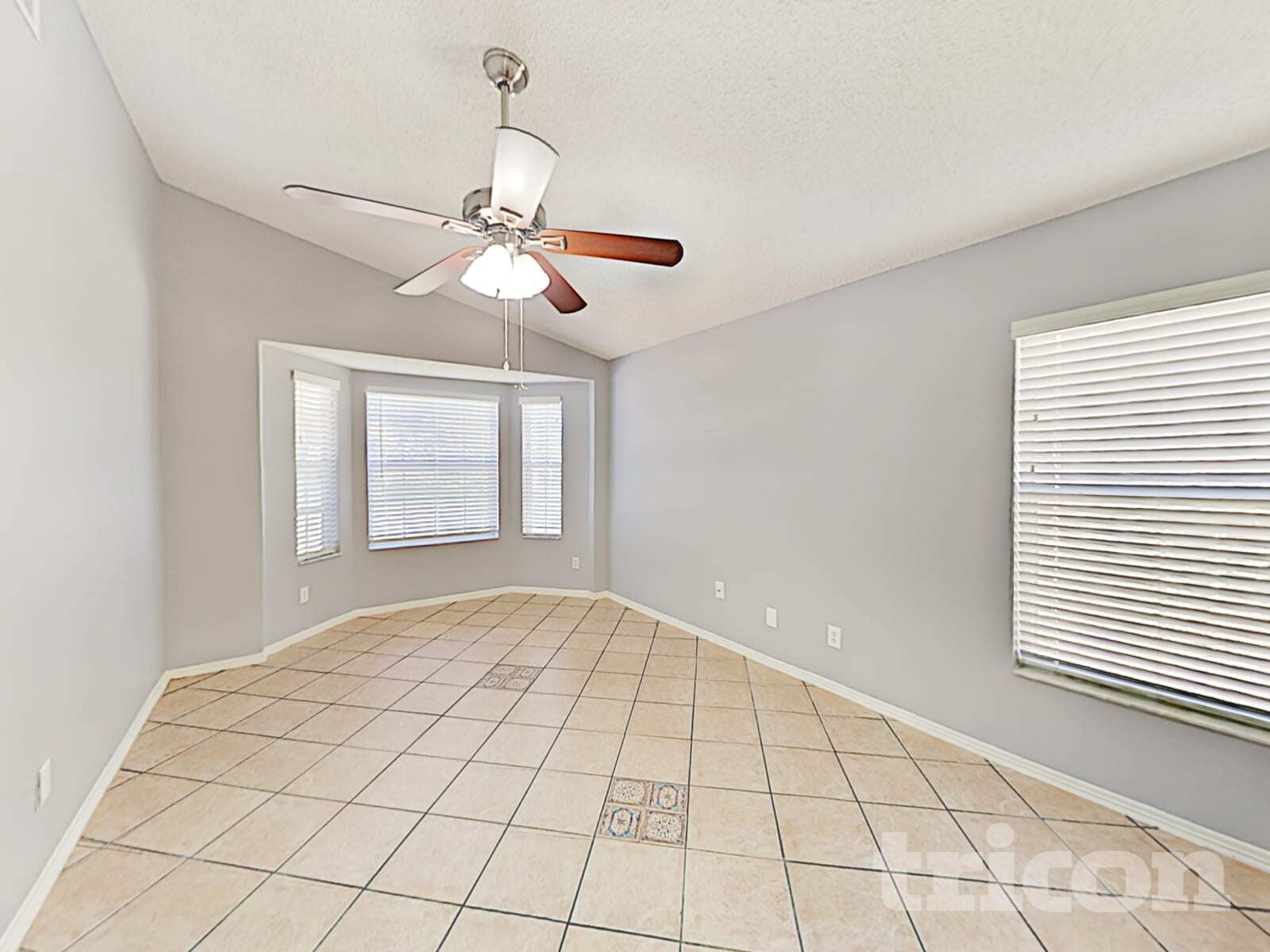 Building Photo - 1225 Shoshanna Dr