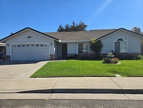 Building Photo - 20427 Sparrow Ct