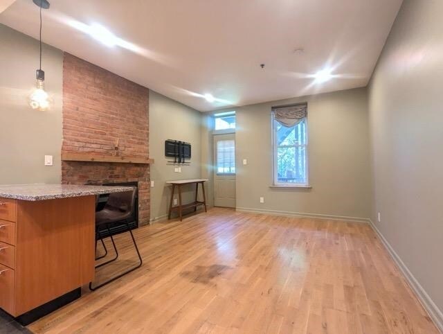 Building Photo - 128 Bright St