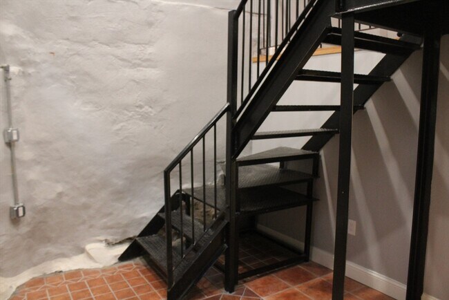 Building Photo - 49 Brimmer St