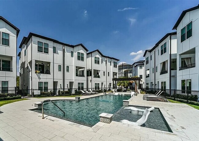 Building Photo - 2812 Grand Fountains Dr