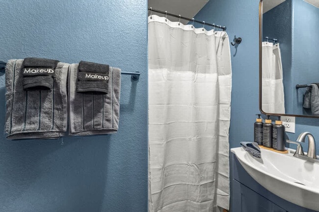 Building Photo - 7208 Secrest Ct