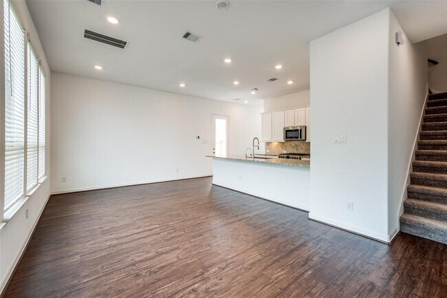 Building Photo - 1619 Ryon Falls Dr