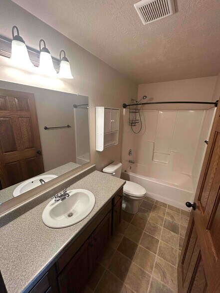 Building Photo - 4416 Shipton St