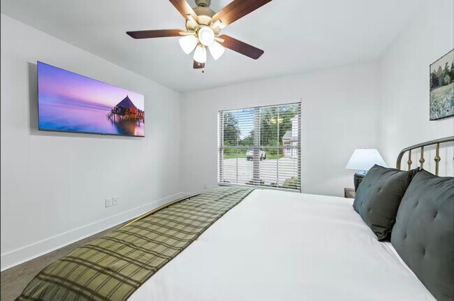 Building Photo - FOR RENT in LAFAYETTE!