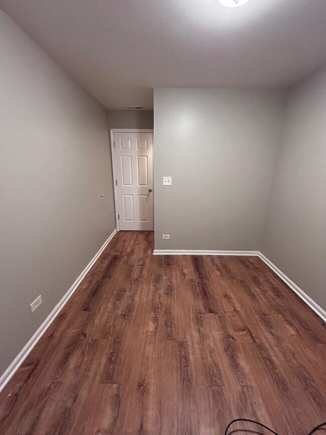 Building Photo - 5905 S Indiana Ave