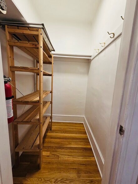 Entryway Walk In Closet - 720 6th Ave