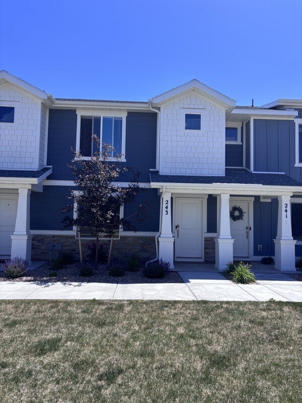 Building Photo - 243 Portside Ln