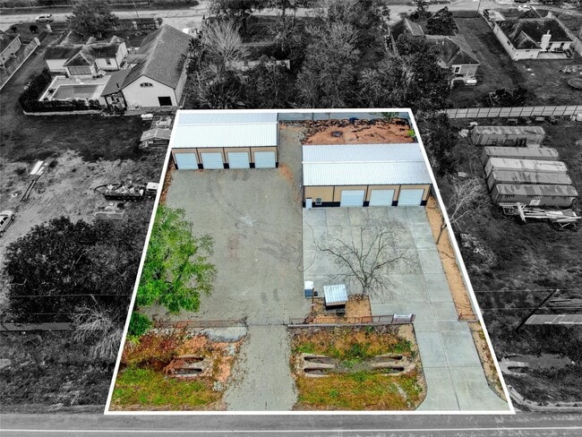 Building Photo - 13051 Pleasant Valley Dr